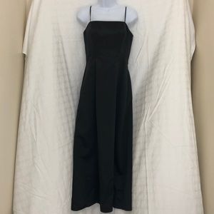 Sleek Spaghetti Strap Dress 👗